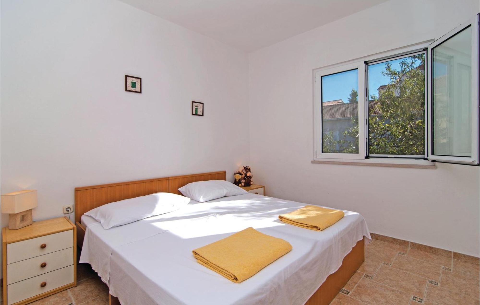 3 Bedroom Cozy Home In Supetar Exterior foto